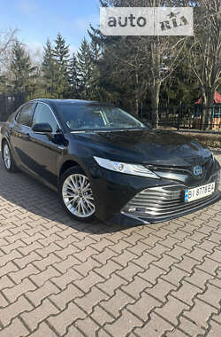 Toyota Camry 2019