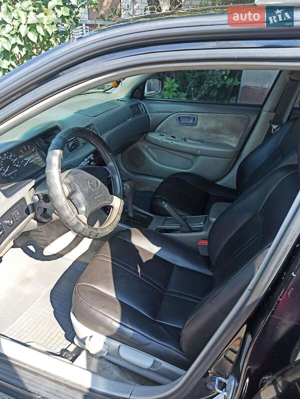 Седан Toyota Camry 1998 в Броварах