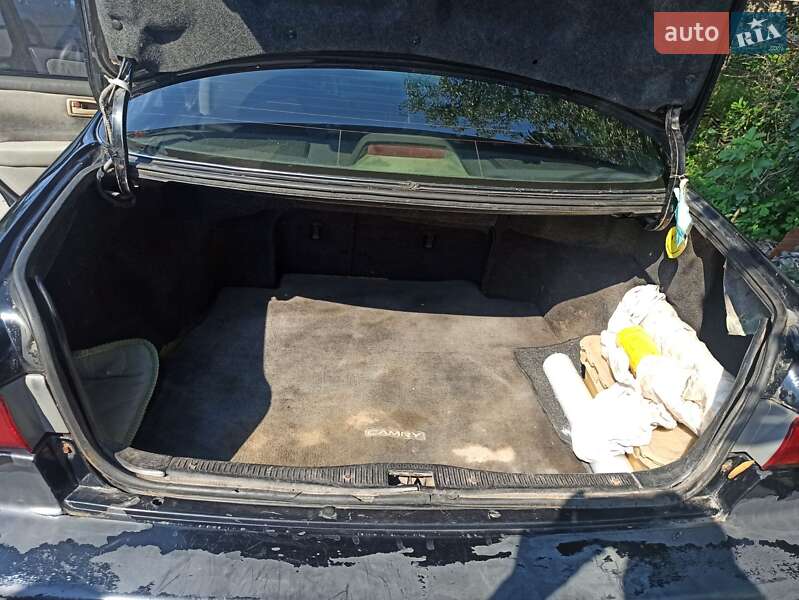 Седан Toyota Camry 1998 в Броварах
