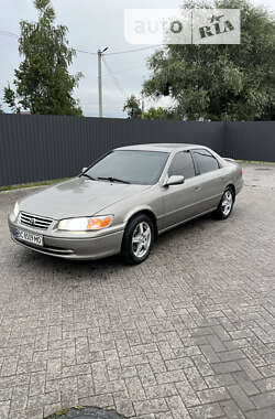 Седан Toyota Camry 2001 в Сосновке