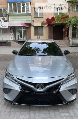 Toyota Camry 2019