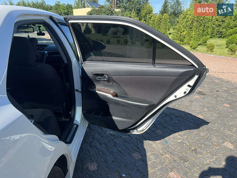 Седан Toyota Camry 2017 в Житомире