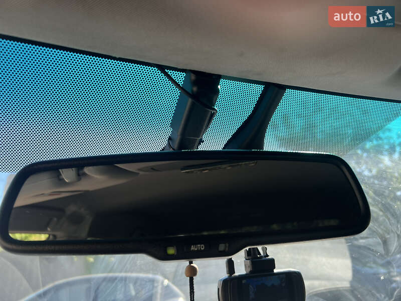 Седан Toyota Camry 2017 в Житомире