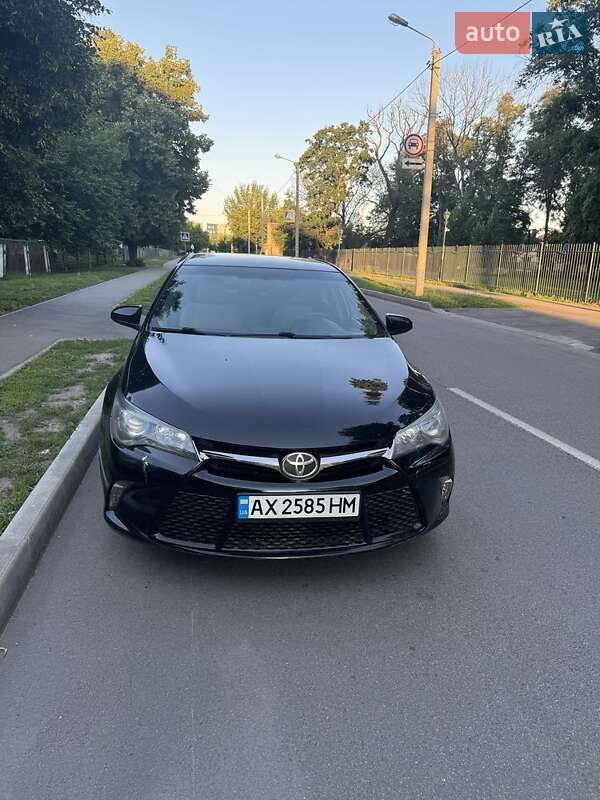 Седан Toyota Camry 2015 в Харькове