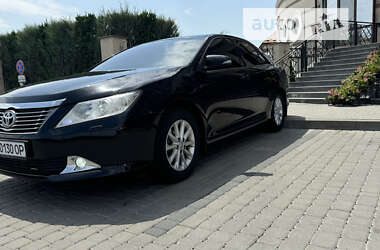 Седан Toyota Camry 2012 в Червонограді