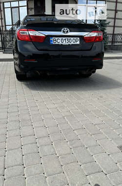 Седан Toyota Camry 2012 в Червонограді