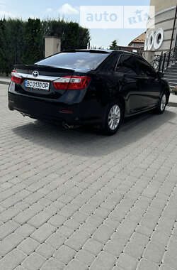 Седан Toyota Camry 2012 в Червонограді