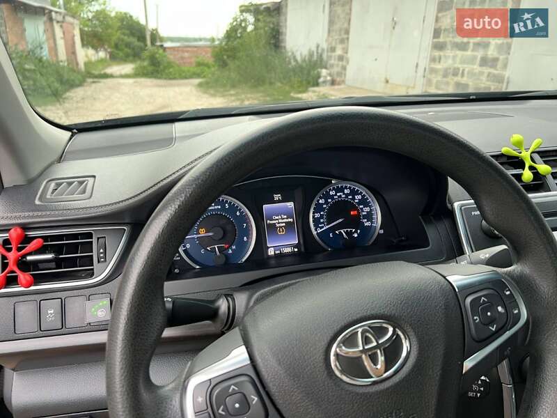 Седан Toyota Camry 2014 в Харкові