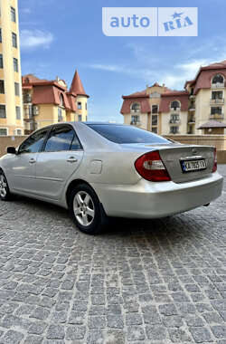 Седан Toyota Camry 2002 в Києві