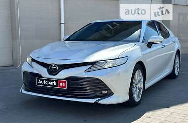 Седан Toyota Camry 2018 в Одессе