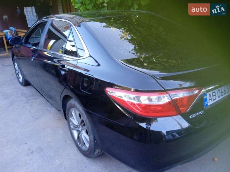 Седан Toyota Camry 2015 в Хмільнику