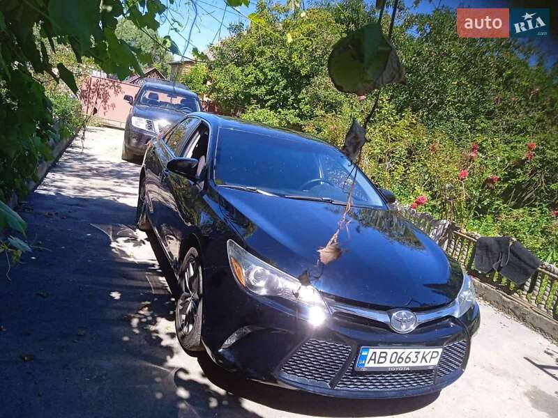 Седан Toyota Camry 2015 в Хмільнику