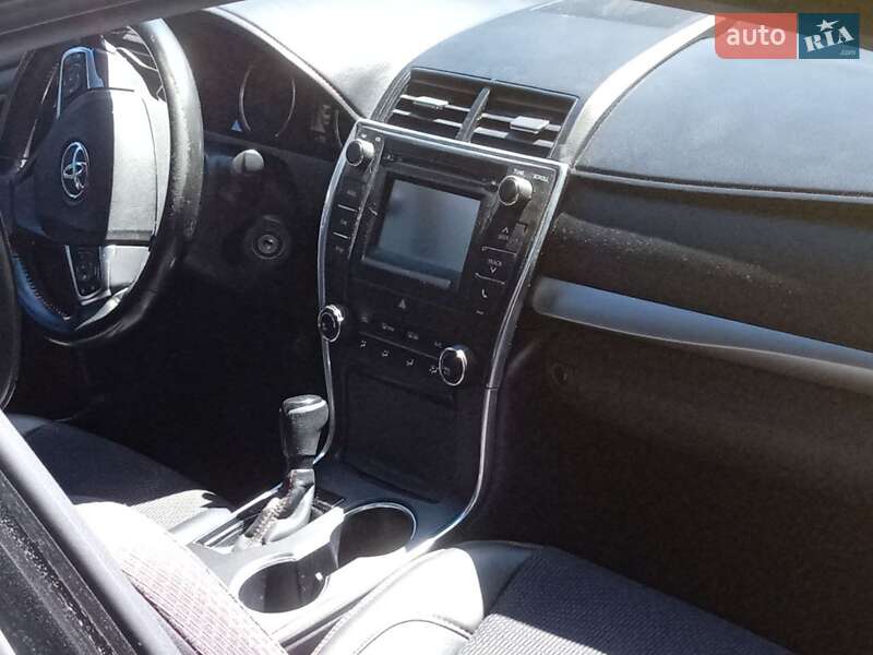 Седан Toyota Camry 2015 в Хмільнику