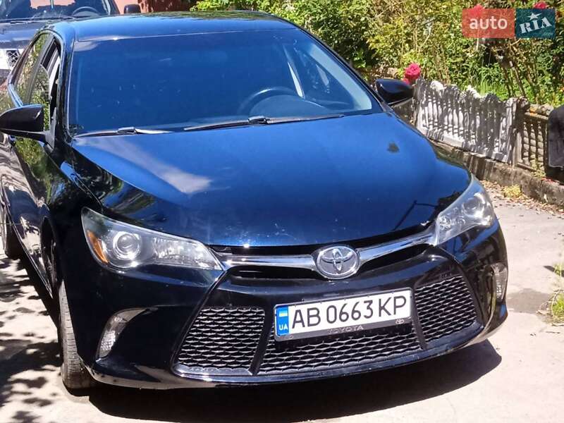 Седан Toyota Camry 2015 в Хмільнику