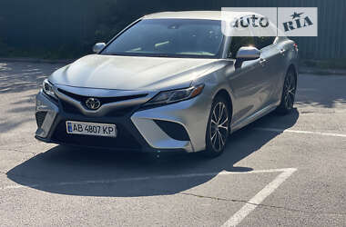 Седан Toyota Camry 2017 в Виннице