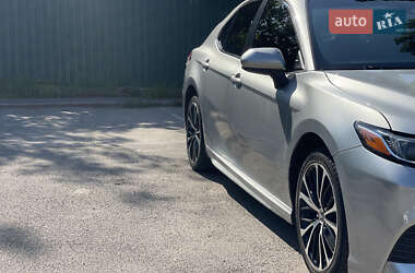 Седан Toyota Camry 2017 в 