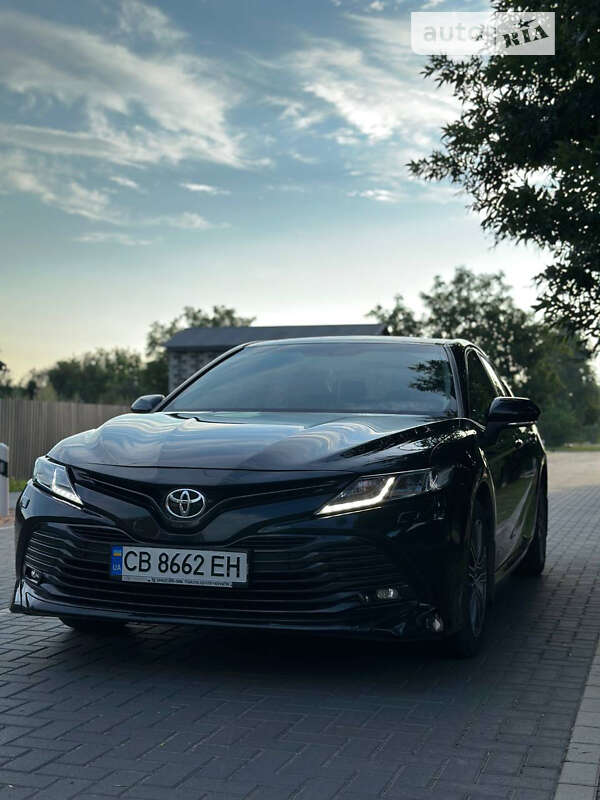 Седан Toyota Camry 2017 в Сарнах