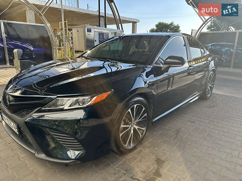 Седан Toyota Camry 2019 в 