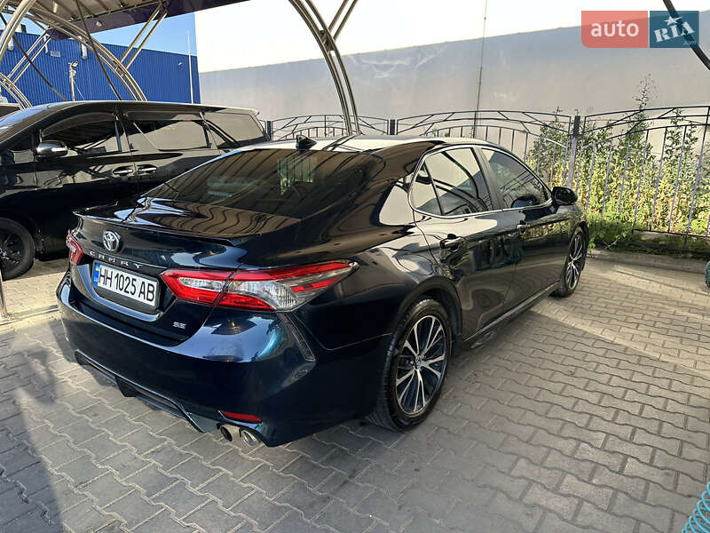 Toyota Camry 2019