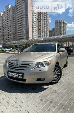 Седан Toyota Camry 2006 в Киеве