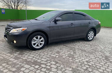 Седан Toyota Camry 2011 в Козове