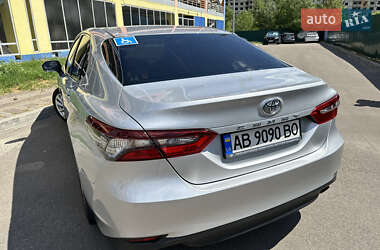 Седан Toyota Camry 2023 в Виннице