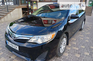 Седан Toyota Camry 2014 в Виннице