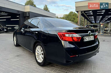 Седан Toyota Camry 2012 в Черкасах