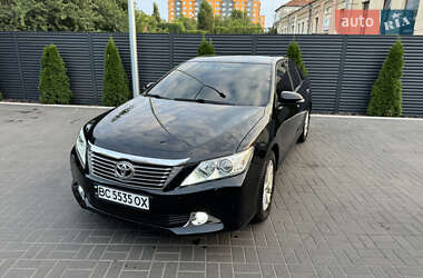 Седан Toyota Camry 2012 в Черкасах