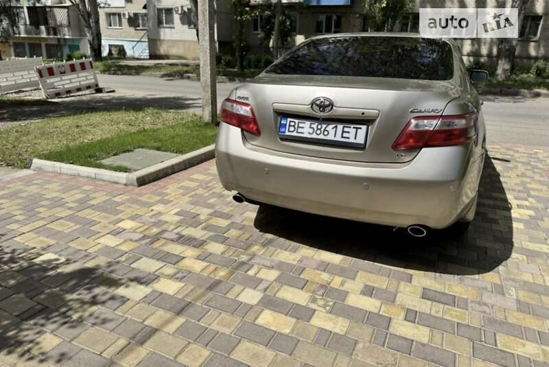 Седан Toyota Camry 2008 в Николаеве