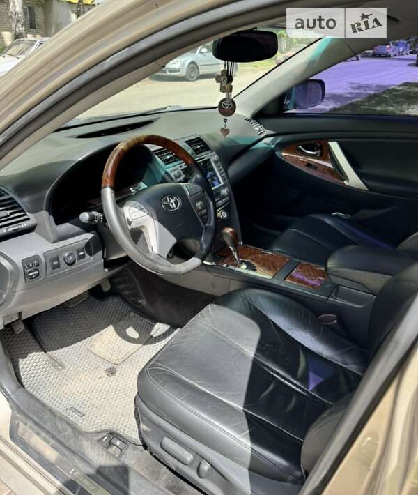 Седан Toyota Camry 2008 в Николаеве