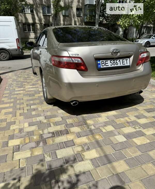 Седан Toyota Camry 2008 в Николаеве