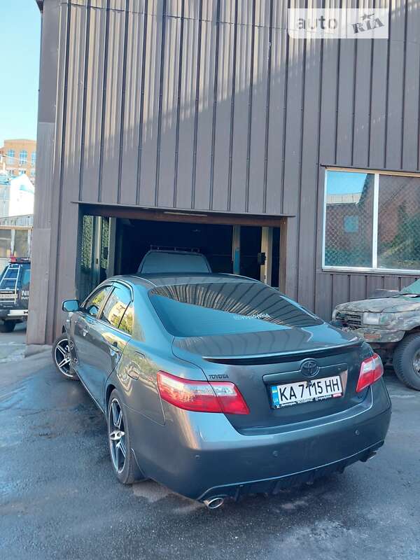 Седан Toyota Camry 2008 в Києві