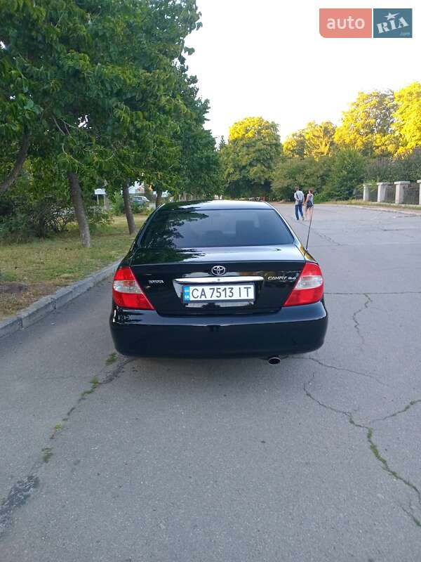 Седан Toyota Camry 2002 в Умани