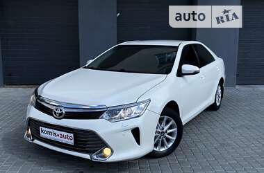 Седан Toyota Camry 2015 в Вінниці