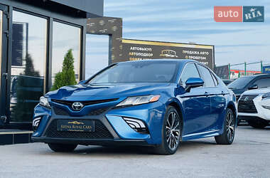 Седан Toyota Camry 2017 в Харькове