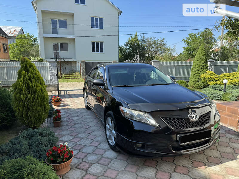 Седан Toyota Camry 2008 в Львові