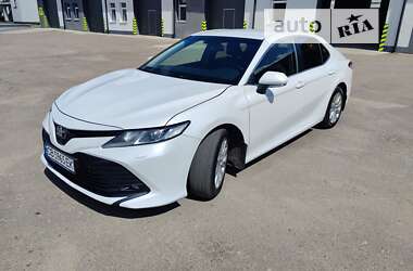 Седан Toyota Camry 2018 в Чернигове