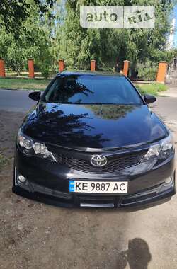 Седан Toyota Camry 2012 в Каменском