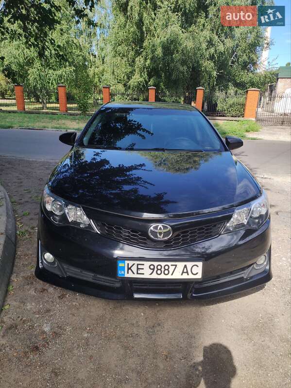 Седан Toyota Camry 2012 в Кам'янському