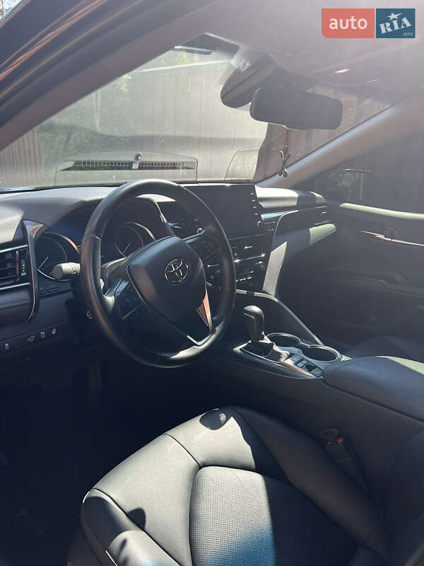Седан Toyota Camry 2021 в Вышгороде