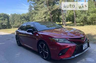 Toyota Camry 2019