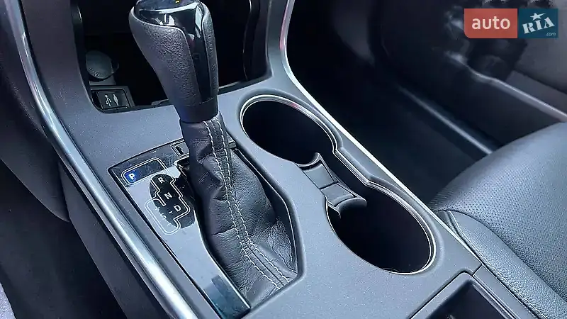 Седан Toyota Camry 2015 в 