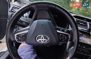 Седан Toyota Camry 2015 в Полтаві