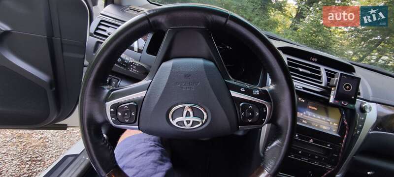 Седан Toyota Camry 2015 в Полтаві