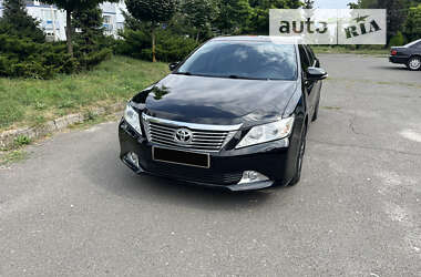 Седан Toyota Camry 2014 в Хмельницком