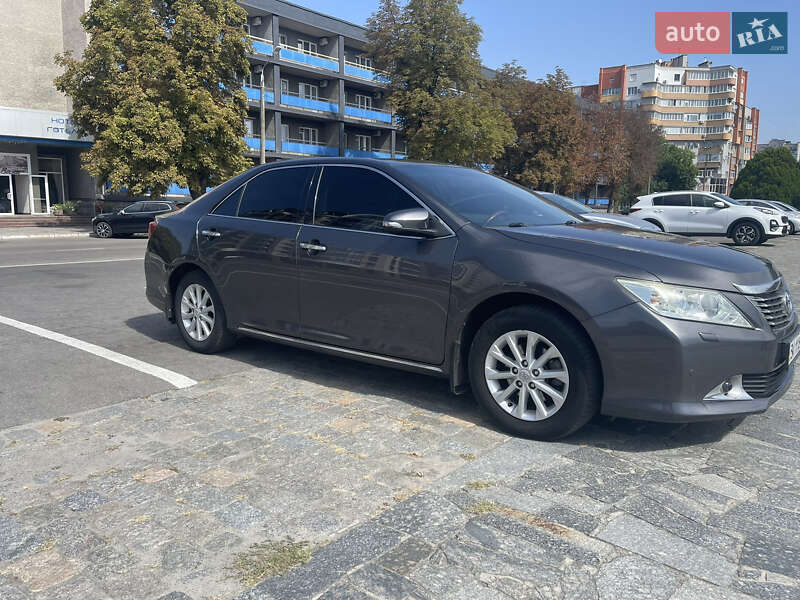 Седан Toyota Camry 2012 в Кременчуці