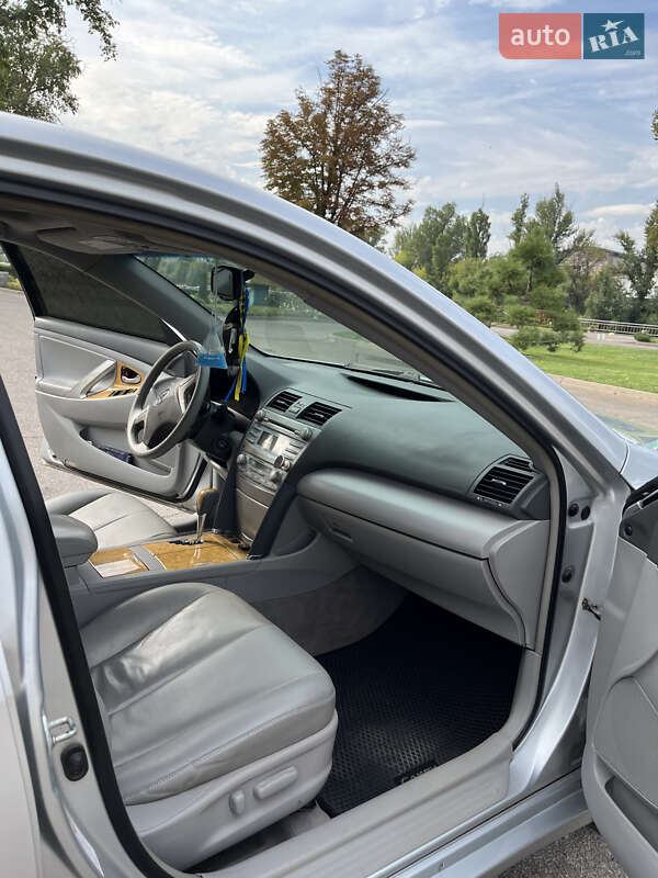 Седан Toyota Camry 2006 в Краматорске