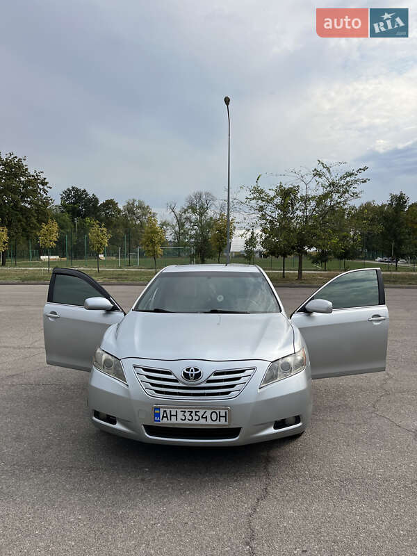 Седан Toyota Camry 2006 в Краматорске