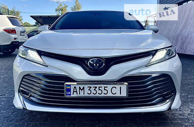 Седан Toyota Camry 2019 в Житомирі